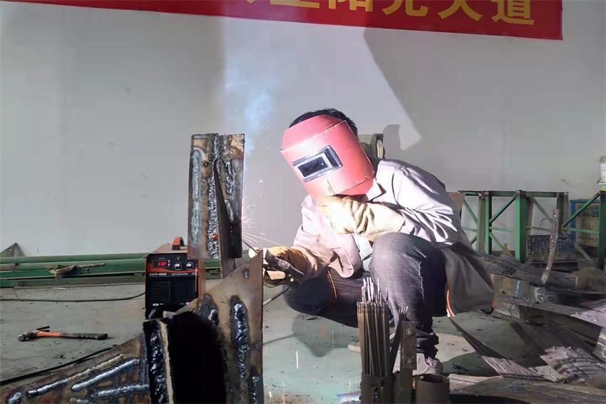 點擊查看詳細信息<br>標題：電焊實訓 閱讀次數：4631